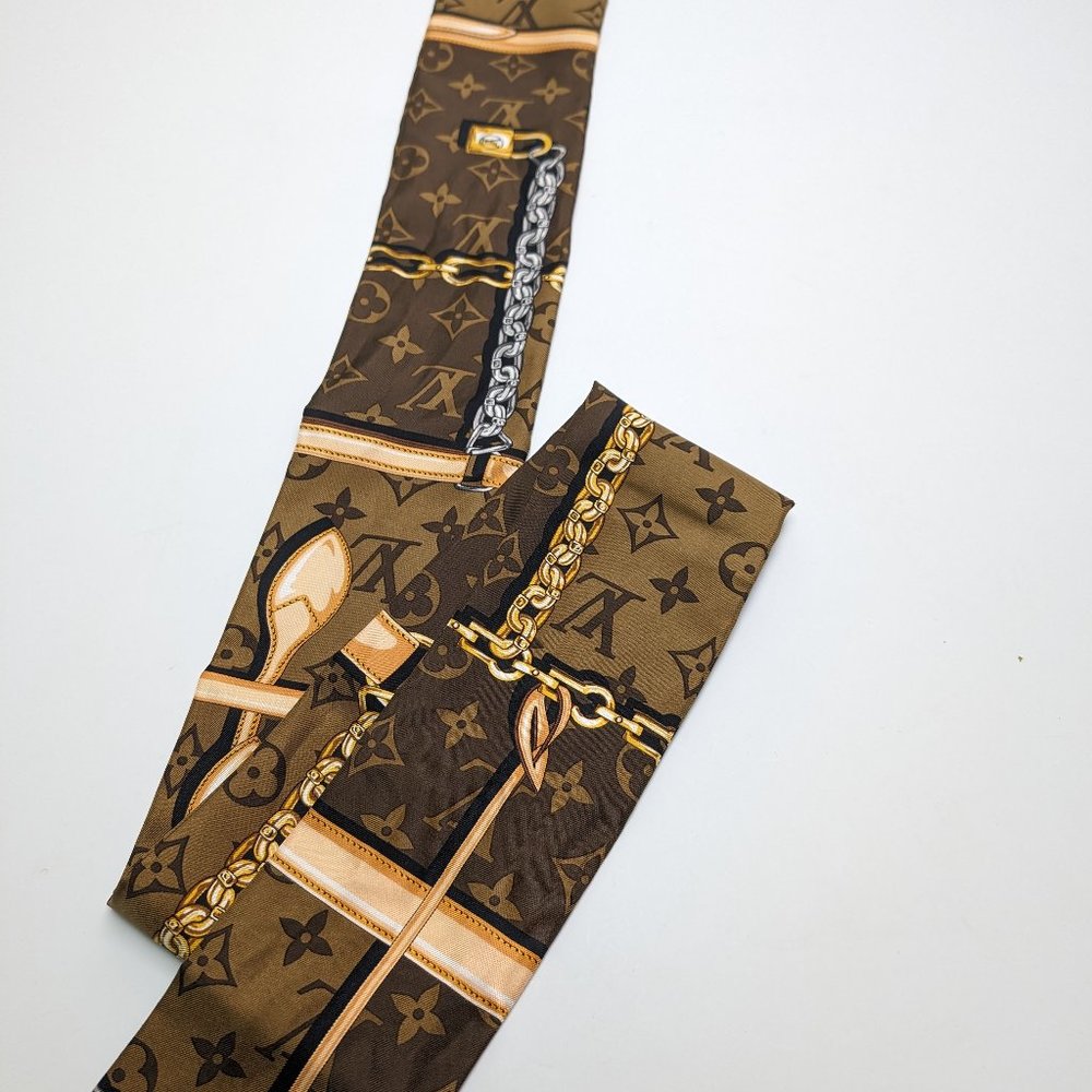 PRE OWNED LOUIS VUITTON CONFIDENTIAL BANDOULIERE COMPLETE SET INCLUDED